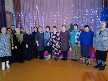 "Старый Новый год для взрослой компании" Под таким названием состоялось ежегодное традиционное мероприятие, проведенное совместно Ангарским ДК и Ангарской сельской библиотекой 